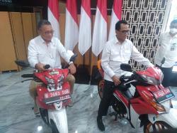 Menteri ESDM Pamerkan Motor Listrik PNS Yang Digadang Bisa Menghemat Devisa Pemerintah