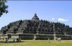 Digagas, Sehari 1.200 Pengunjung yang Boleh Naik Candi Borobudur