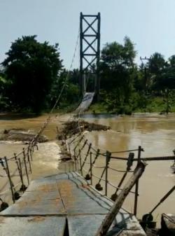 Jembatan Gantung Cikeusik Ambruk, PUPR Pandeglang Pastikan Akan Menindaklanjuti