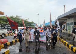 BBM Naik, Operator Kapal Ferry Pelabuhan Merak Geruduk Kantor  BPTD Desak  Kemenhub Sesuaikan Tarif