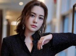 Ya Ampun Terlalu Cantik Artis Ini Ditahan Sekuriti Bandara Jerman