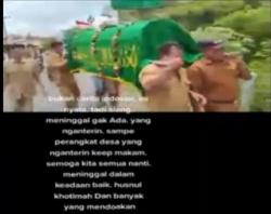 Inilah Cerita  Miris Dibalik Video Viral Perangkat Desa di Kediri Usung Jenazah ke Pemakaman