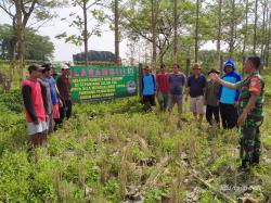 Datangi Petani, Kodim 0605/Subang Sosialisasikan Larangan Pembakaran Lahan di Dekat Jalan Tol