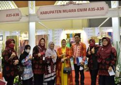 Songket dan Batik Kujur Binaan SIBA PT BA Tampil Dalam Pameran Kriya Nusa Tahun 2022