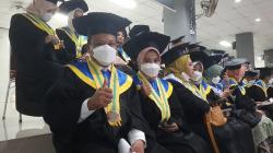 Kisah Romantis Pasutri Wisuda Bersama di UMP, Tak Terpisah Sejak Kuliah hingga Bekerja