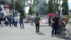 Minta Copot Kepala Puskesmas Campalagian, Massa Gabungan Demo di Kantor Bupati