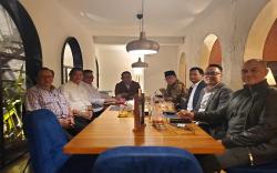 Bertemu Agung Laksono, Ridwan Kamil Ditanya Arah Politik