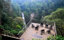Intip 8 Wisata Air Terjun Tersembunyi di Bandung, Ada yang Bisa Bikin Enteng Jodoh!