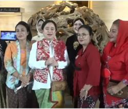 Puan Maharani Ikut Pawai Kebaya Bersama Ibu Negara