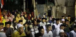 Syubban Bersama Warga Alaskandang Gelar Doa Dan Sholawat Untuk Korban Tragedi Kanjuruhan