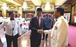 Prabowo Salami Wiranto, Netizen Penghuni Jagat Maya Heboh!