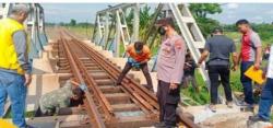 Geger! Penemuan Mayat di Kolong Jembatan Kereta Api Wiradesa