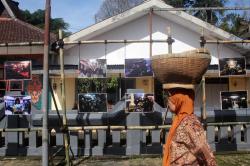 Pameran Kawi Paradise dan Doa Untuk Kanjuruan