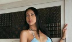 Potret Anya Geraldine Pose Menggoda di Atas Sofa Pakai Bra Putih