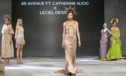 Koleksi Desainer Catherine Njoo Bikin Takjub Pengunjung Surabaya Fashion Parade 2022