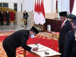 Hendrar Prihadi Dilantik Jadi Kepala LKPP