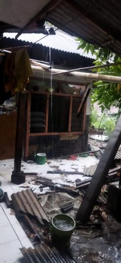 3 Rumah di Tegalwaru Rusak Diterjang Angin Kencang, 7 Orang Mengungsi