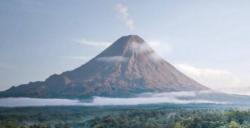 Breaking News! Gunung Semeru Kembali Semburkan Abu Vulkanik