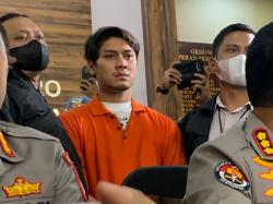 Pakai Baju Orange Ini Penampakan Rizky Billar yang Ditahan Polda Metro Jaya Terkait Kasus KDRT