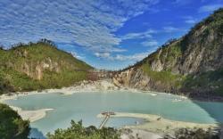 Menikmati Keindahan Kawah Putih Ciwidey, Wisata Alam Paling Terkenal di Bandung