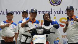 Mahasiswa Internasional Ini Dapat Doorprize Motor Dalam Jalan Sehat, Sumamiyah: Tidak Bisa Berkata