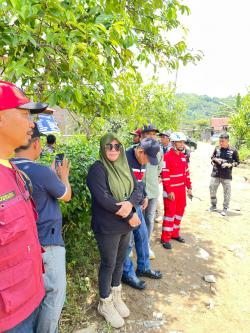 Bantu Korban Banjir Bandang, Tim Terpadu Pemkab Polman Turun Langsung Kelokasi