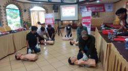 Garda Terdepan dalam Bencana dan Wilayah Konflik, Jurnalis Sukabumi Dilatih PMI Berikan Pertolongan