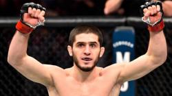 Islam Makhechev Diprediksi Akan Bikin Charles Oliveira Babak Belur di UFC 280.