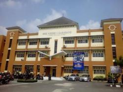 Cadisdik Selidiki Dugaan Pengarahan Pembelian Seragam di E-Commerce, SMKN 1 Karawang Terancam Sanksi