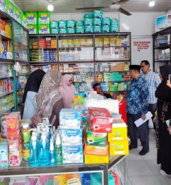 Dinkes dan KB Pidie Jaya Keluarkan Surat Edaran Berhenti Pengunaan Obat Sirup Serta Sidak Apotek