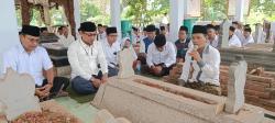 Hari Santri, Makam Kiai Abbas Ramai Dikunjungi Peziarah