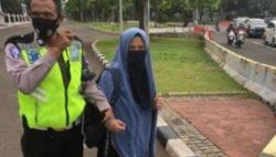 Mengenal Sosok Lina, Perempuan Bercadar yang Terobos Istana Negara