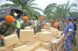 TNI AU Kembali Distribusi 500 Paket Bantuan Untuk Korban Dampak Banjir di Aceh Utara