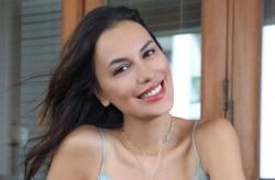 Potret Sophia Latjuba Pamer Body Seksi dan Outfit Bikini