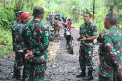 TMMD Ke-115 Kodim 0612 Tasikmalaya, Pengaspalan Jalan Desa Cikadongdong Bojong Asih Capai 55 Persen