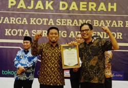 Meningkat 42 Persen, Camat Kasemen Ahmad Nuri Raih Penghargaan Pajak Daerah Tahun 2022