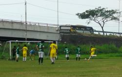 Laga Eksibisi Pemkab Kendal Vs Asparagus, Bupati Cetak 1 Gol