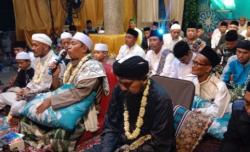 Foto Foto Masyarakat Bambu di Gunungjati, Ikuti Shalawat Burda Peringati Maulid Nabi Muhammad