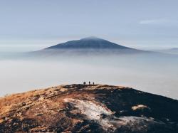 Favorit Para Pendaki, Inilah 5 Gunung di Jawa Barat dengan Pemandangan Indah