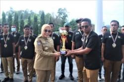 Runner Up Piala Gubernur, Sutinah: Tim Pemkab Mamuju Tetap yang Terbaik