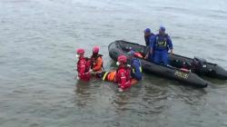 Perahu Terbalik Dihantam Ombak, Tiga Nelayan di Pekalongan Berhasil di Selamatkan