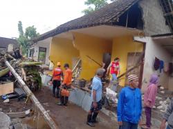 Banjir di Banyuwangi : 32 Rumah Rusak Parah, Jembatan Putus dan Hanyut ke Sungai