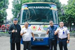 Pemkot Bandung Hibahkan Bus Untuk KONI