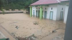 Sungai Mehalaan Meluap, Tiga Rumah Dinas di PKM Terendam Banjir