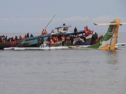 Pesawat Tanzania Jatuh ke Danau 19 Orang Tewas