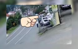 4 Pelajar SMP Tertabrak Sedan Terekam CCTV