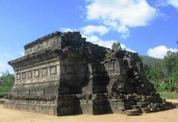 Candi Sanggrahan Diduga Dilewati Jenazah Gayatri Rajapadmi 