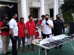 Dua Rumah Jadi Gudang Motor Curian, Penadah Turut Diamankan