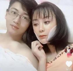Sering Dapat Motivasi dari Anak Temannya, Wanita Paruh Baya ini Akhirnya Pilih menikahinya