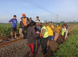 Ajaib Tubuh Masuk Kolong, Perempuan di Blitar Selamat usai Ditabrak Kereta Api